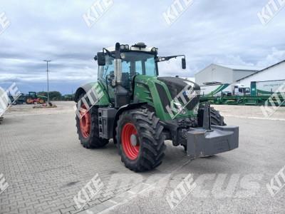 Fendt 826 VARIO Traktori