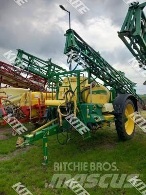 John Deere 732 Vučene prskalice