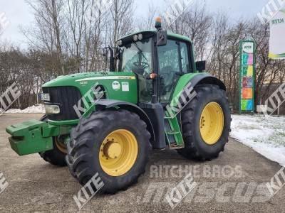 John Deere 7430 Traktori