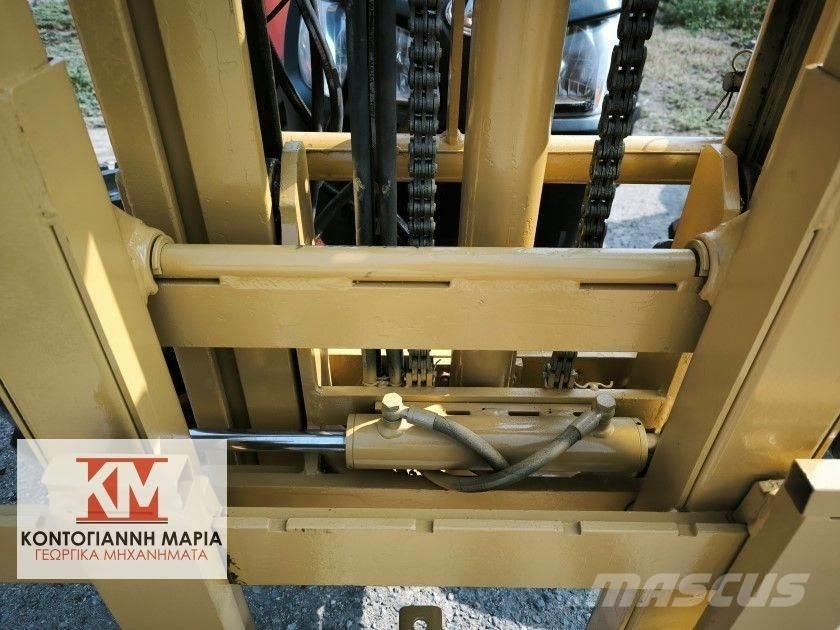 Kubota M6060 Traktori