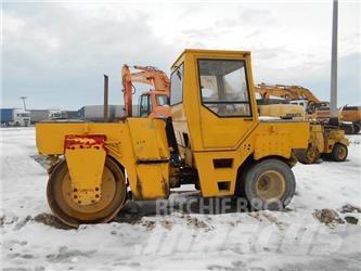 Bomag BW-161AC Valjci sa duplim bubnjem