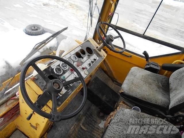 Bomag BW-161AC Valjci sa duplim bubnjem