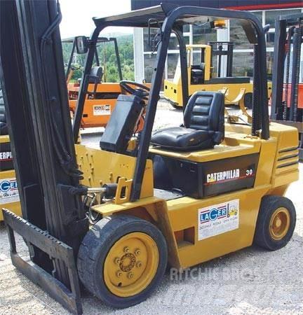 CAT G30S-2 Plinski viljuškari