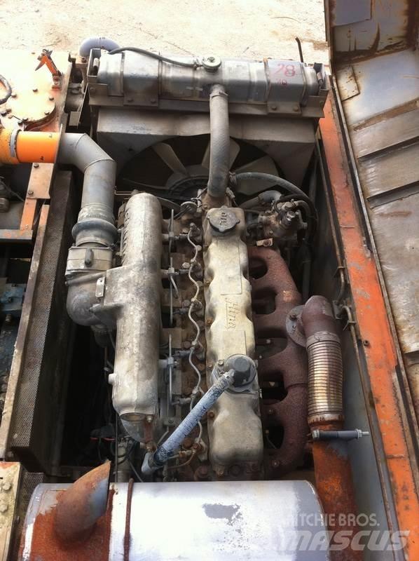 Hitachi UH 103 Bageri guseničari
