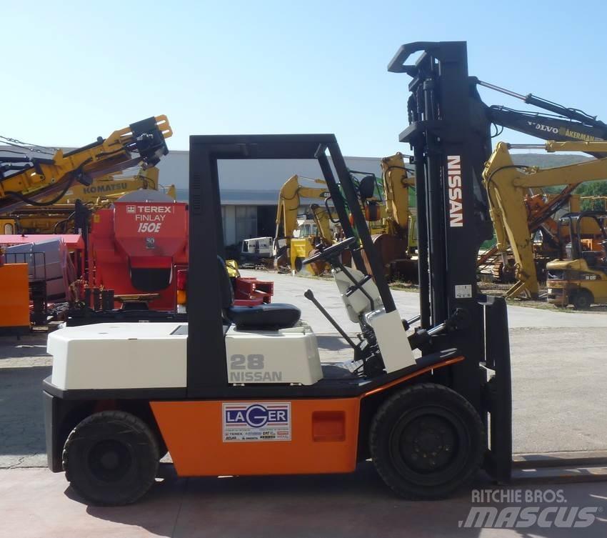Nissan EGH02 Dizelski viljuškari