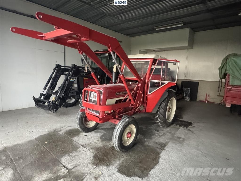 International 444 Traktori