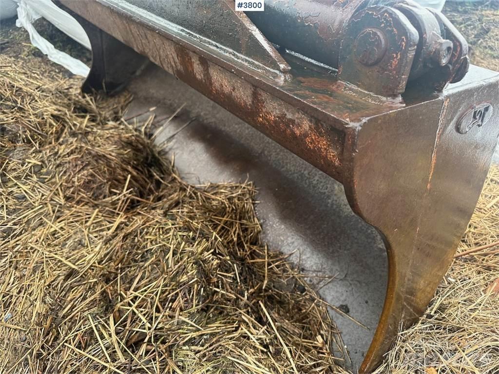 JCB 90 Bageri guseničari