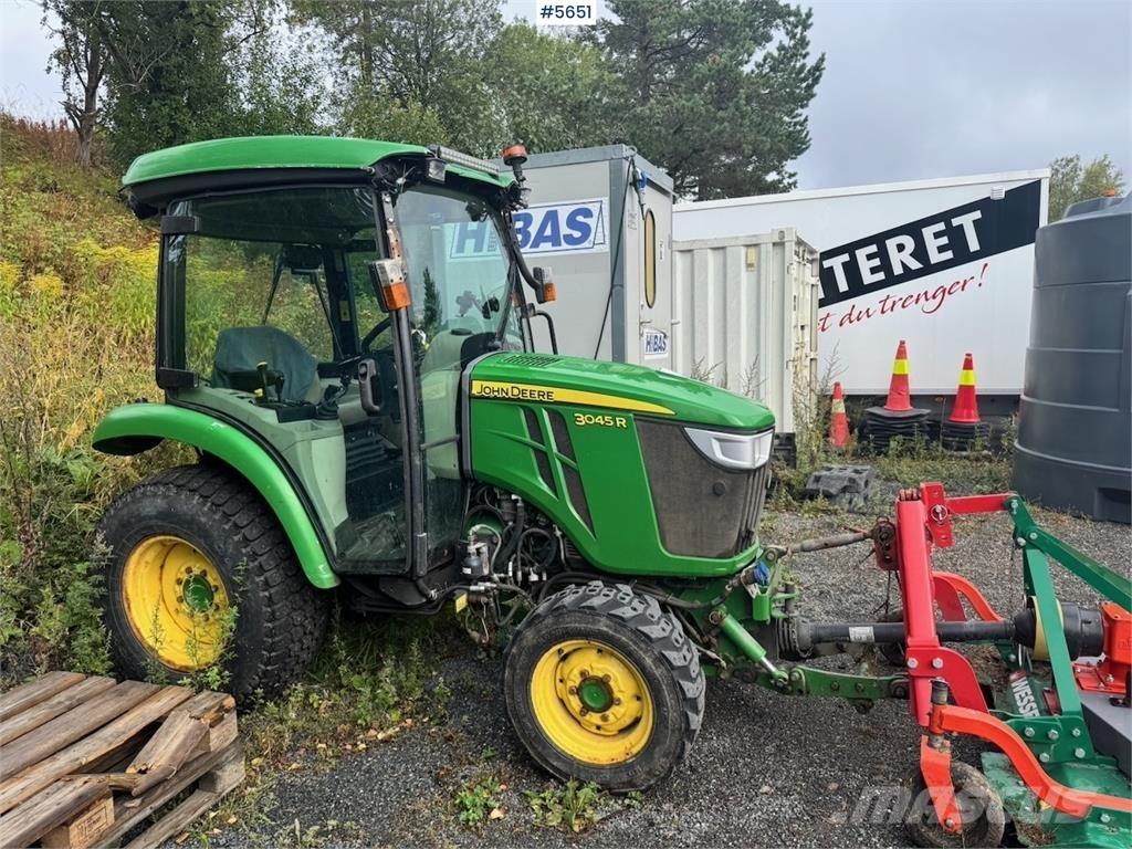 John Deere 3045R Traktori
