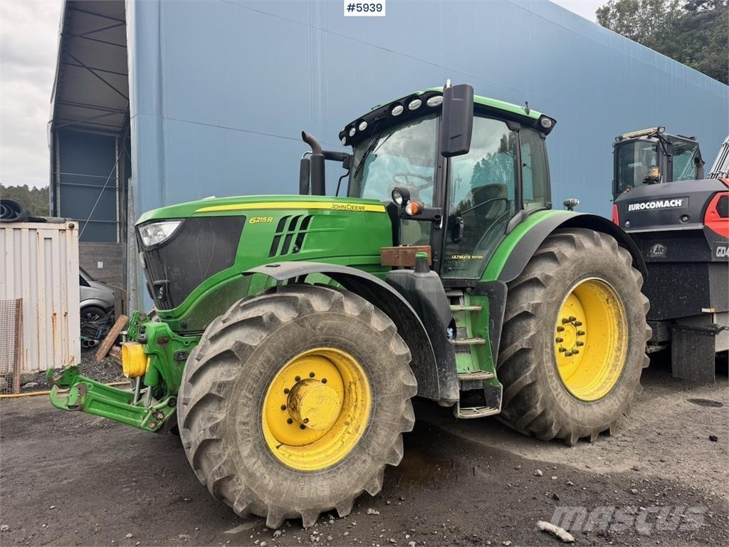 John Deere 6215R Traktori
