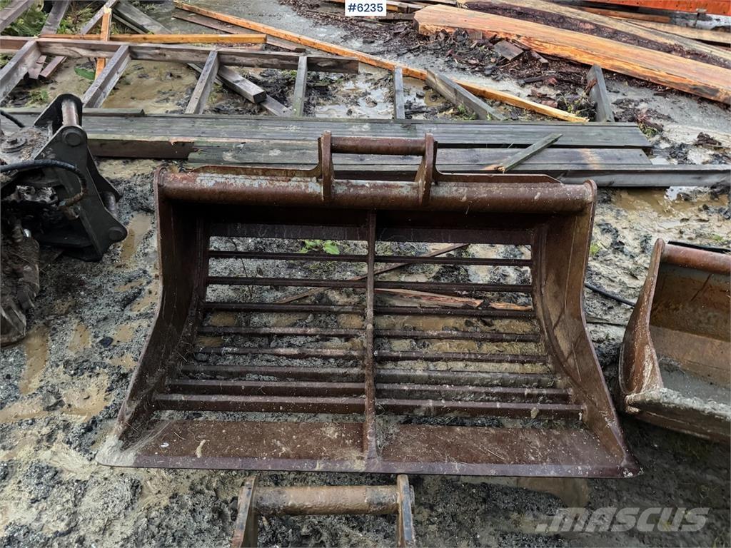 Kato HD 308 US Bageri guseničari