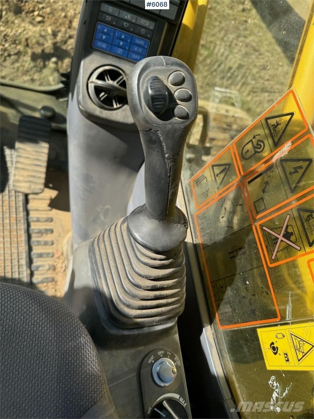 Komatsu PC210LC Bageri guseničari