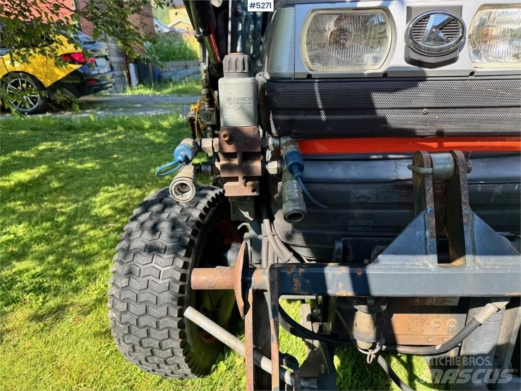 Kubota STA-35 Traktori
