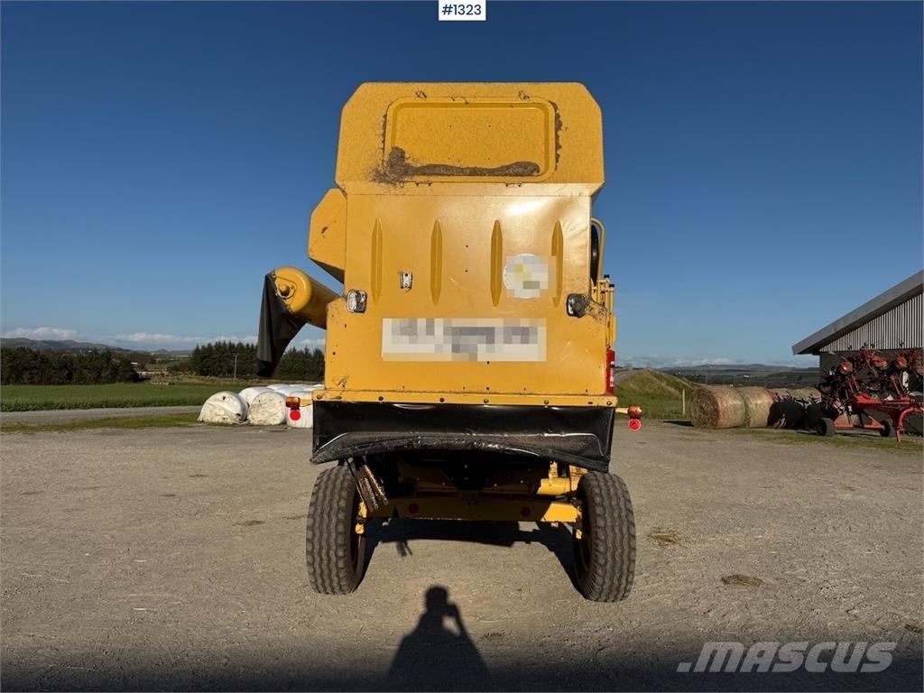 New Holland TC52 Kombajni