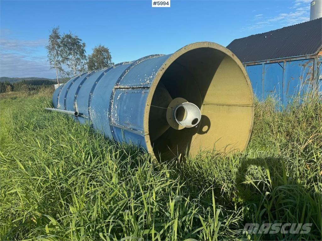  Silo Ca. 25 kubikk Ostala dodatna oprema za traktore