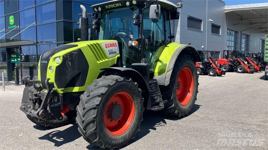 CLAAS ARION 530 Traktori