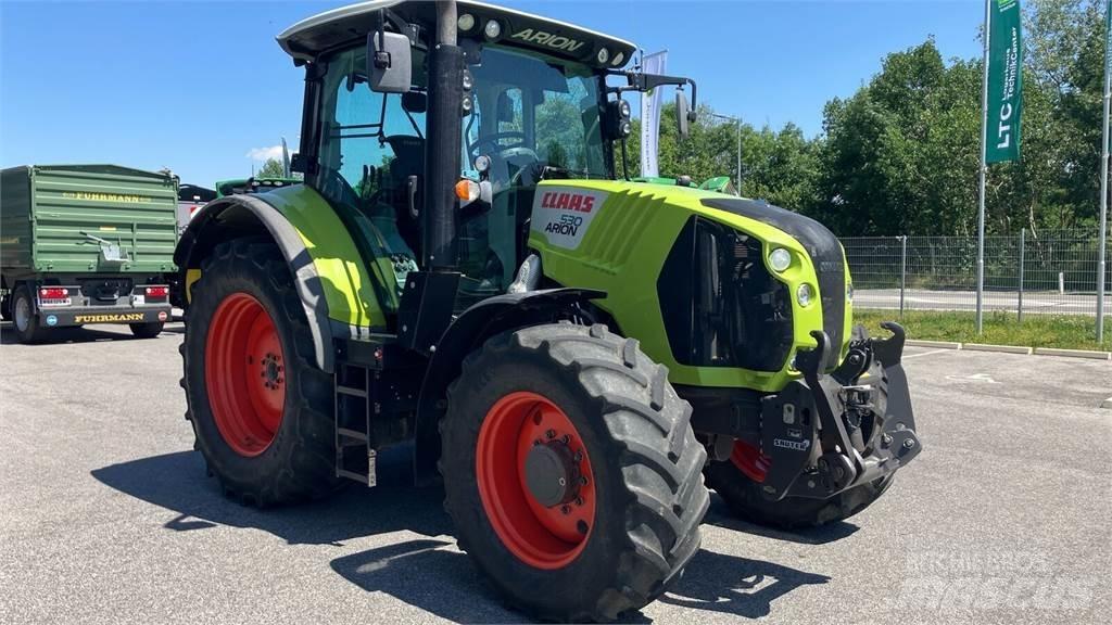 CLAAS ARION 530 Traktori