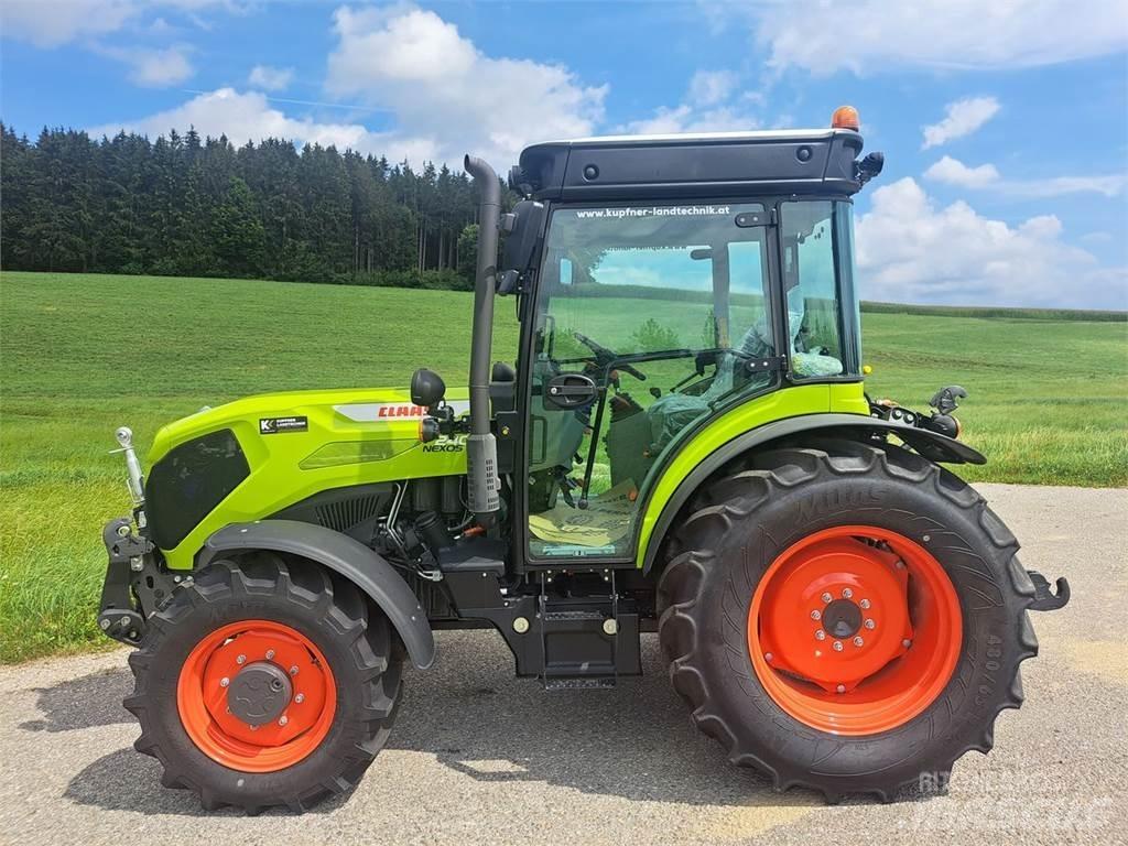 CLAAS Nexos 240 XL Traktori