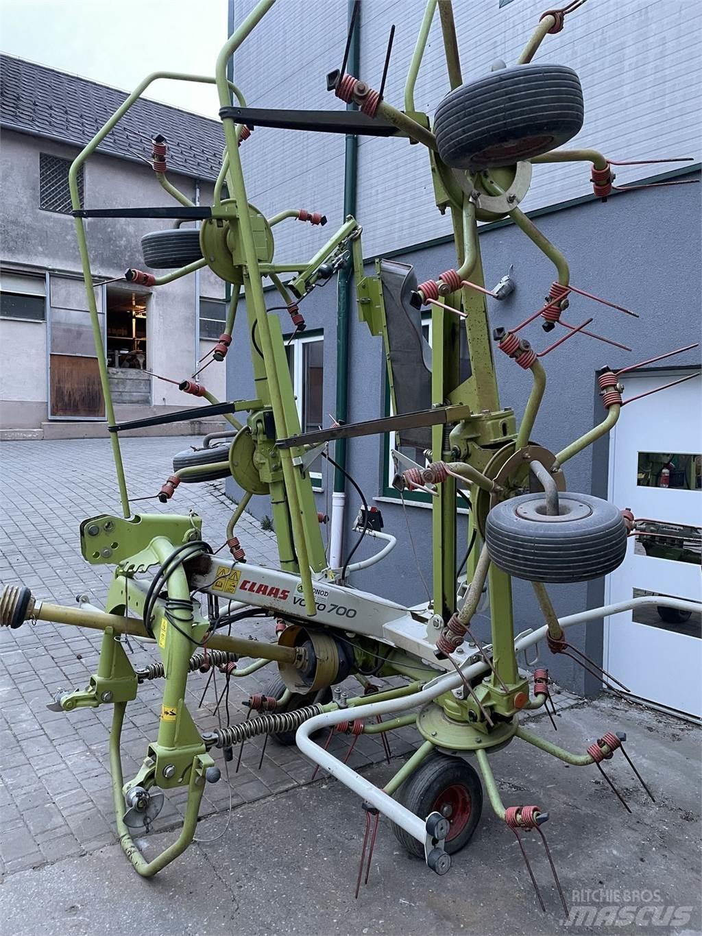 CLAAS VOLTO 700 Okretači i sakupljači sena