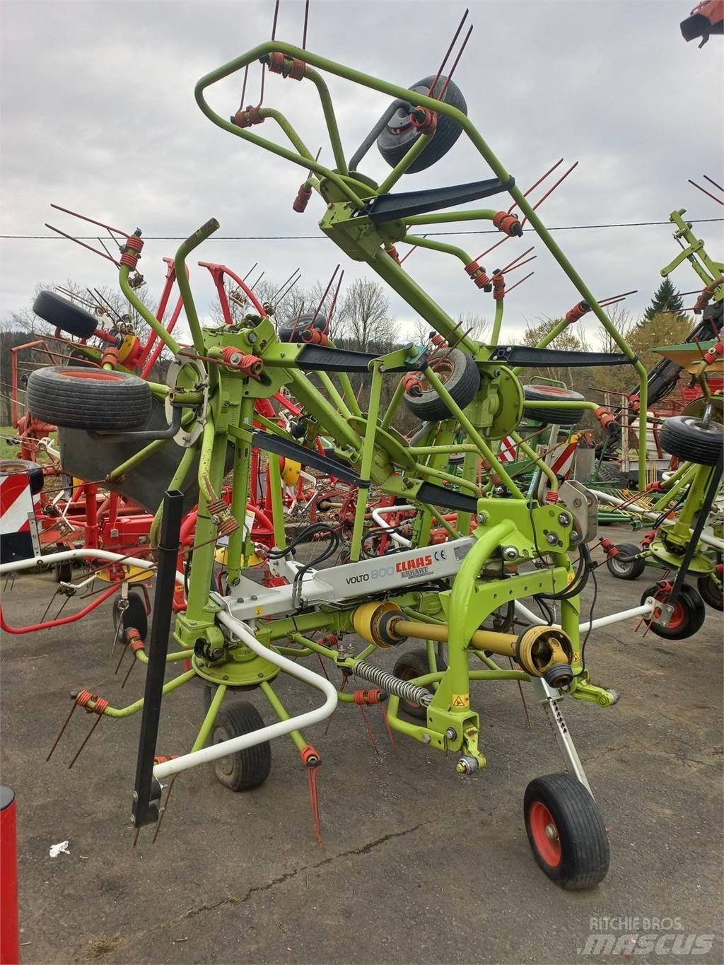 CLAAS Volto 800 Okretači i sakupljači sena