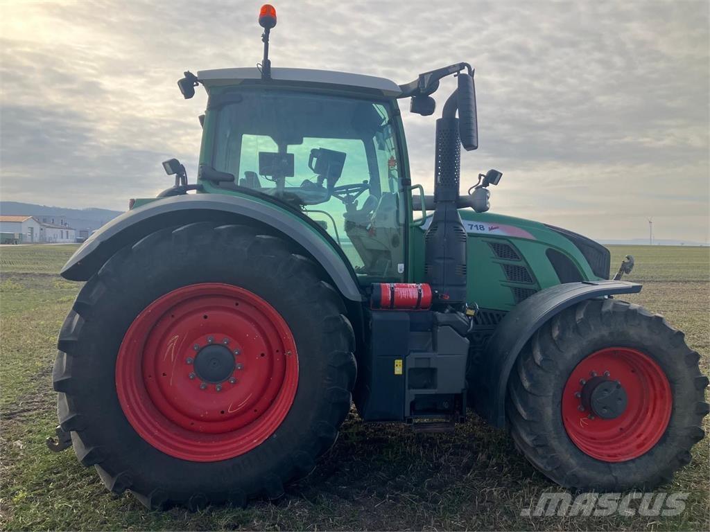 Fendt 718 Vario Traktori