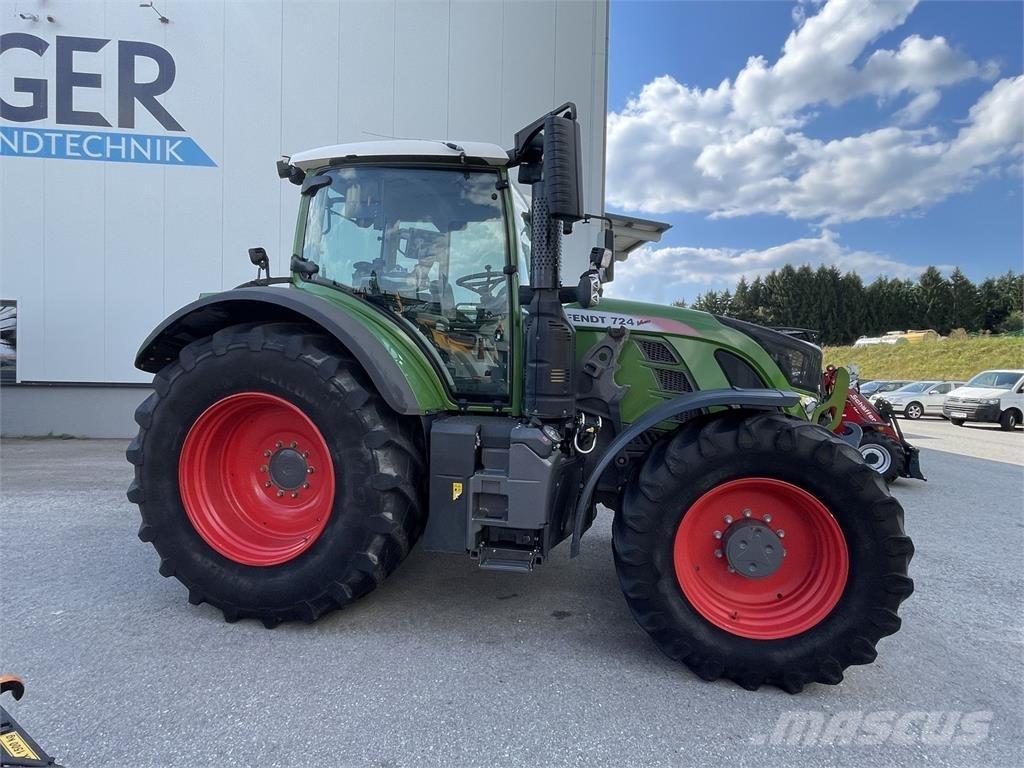 Fendt 724 Vario Traktori