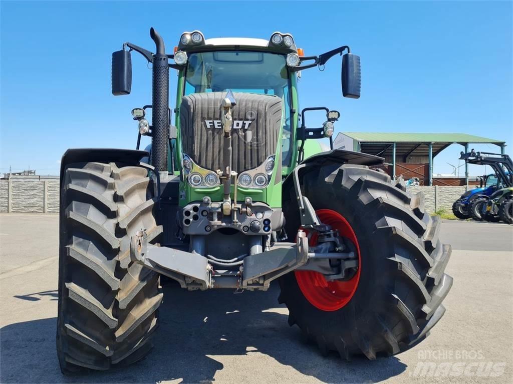 Fendt 828 Vario Traktori