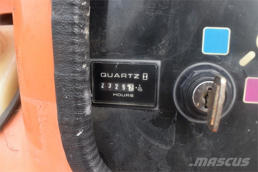 JLG 450AJ Zglobne podizne platforme