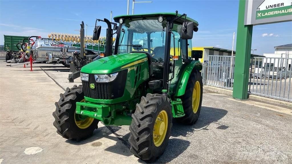 John Deere 5058E Traktori