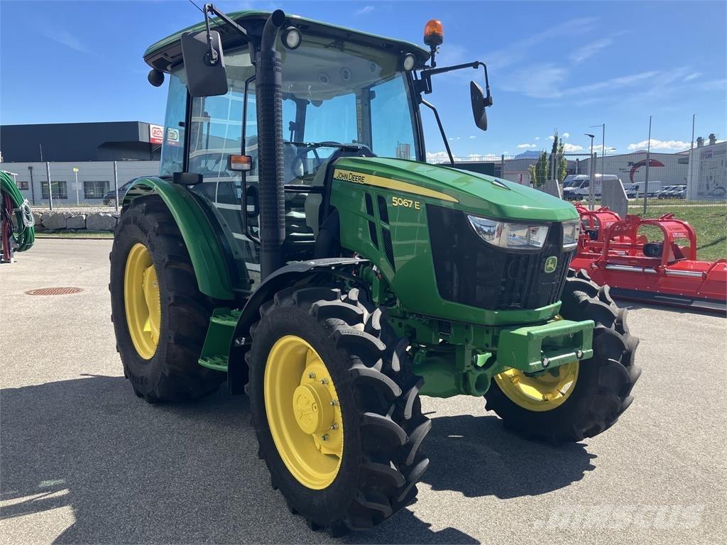 John Deere 5067E Traktori