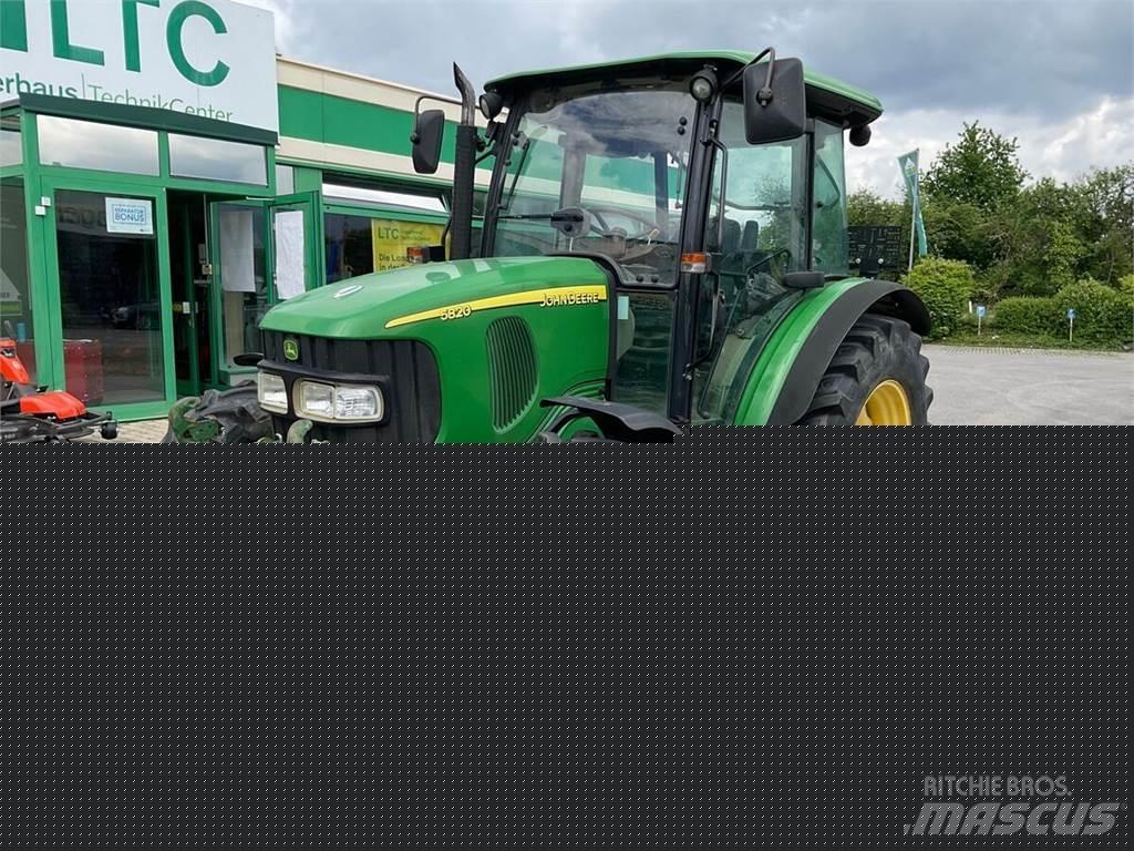 John Deere 5820 Traktori
