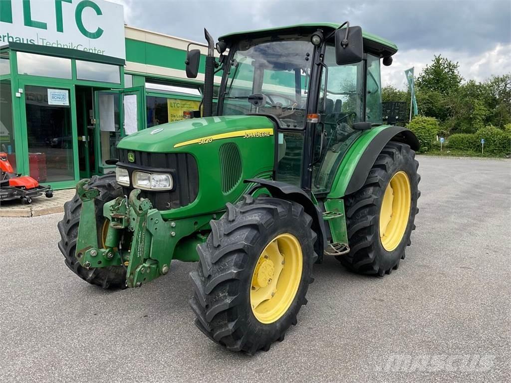 John Deere 5820 Traktori