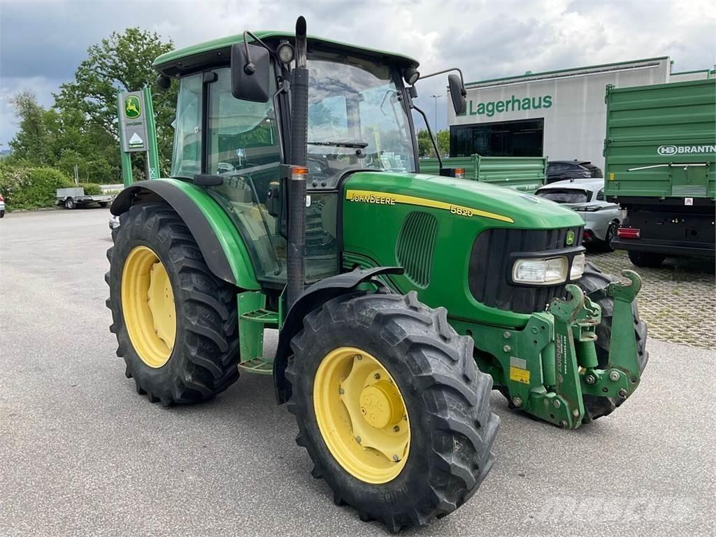 John Deere 5820 Traktori