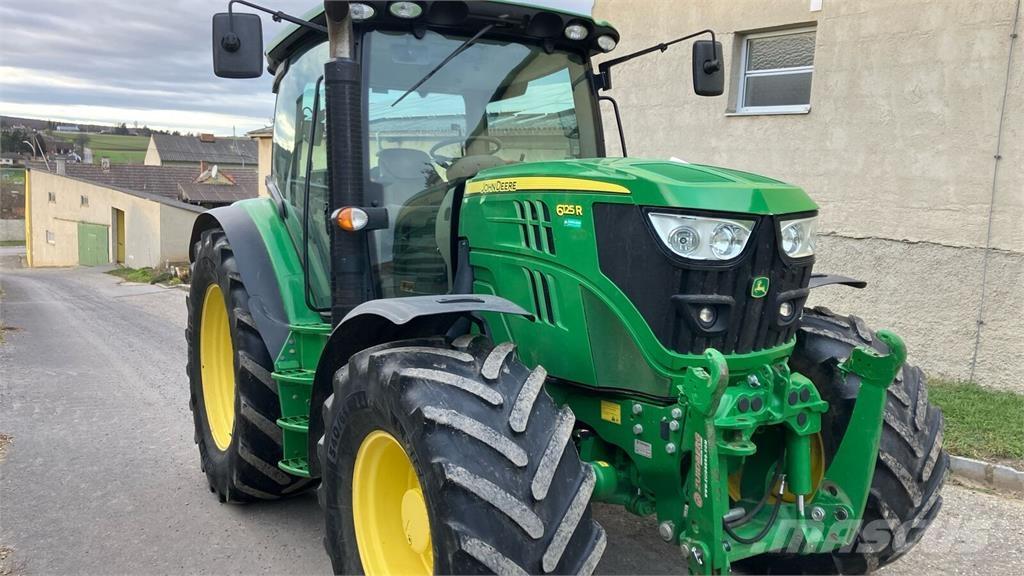 John Deere 6125R Traktori