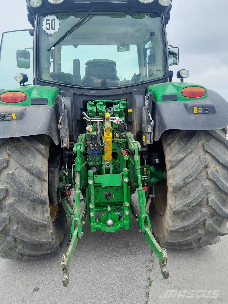 John Deere 6130R Traktori