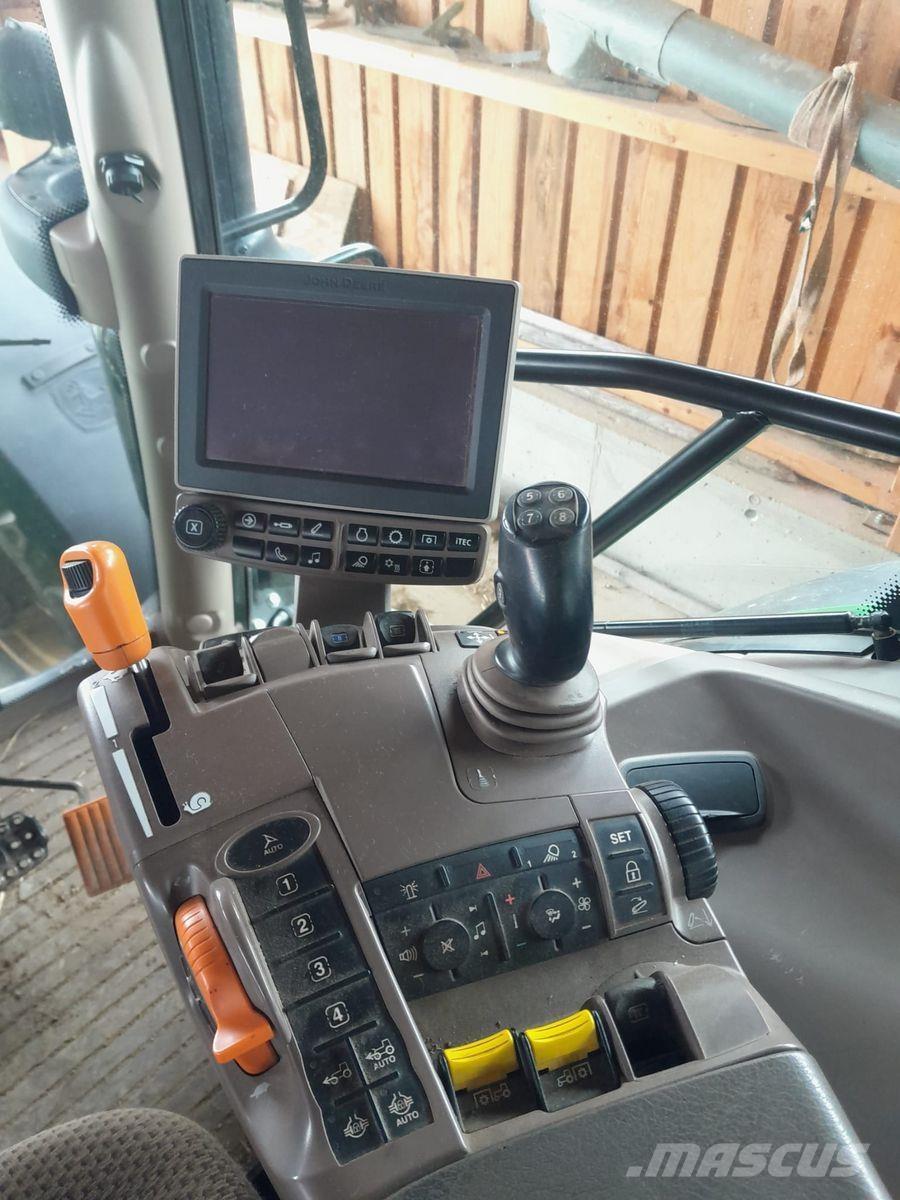 John Deere 6130R Traktori