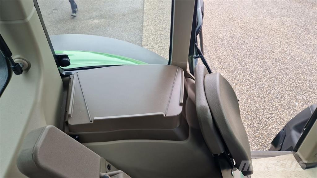 John Deere 6195M Traktori