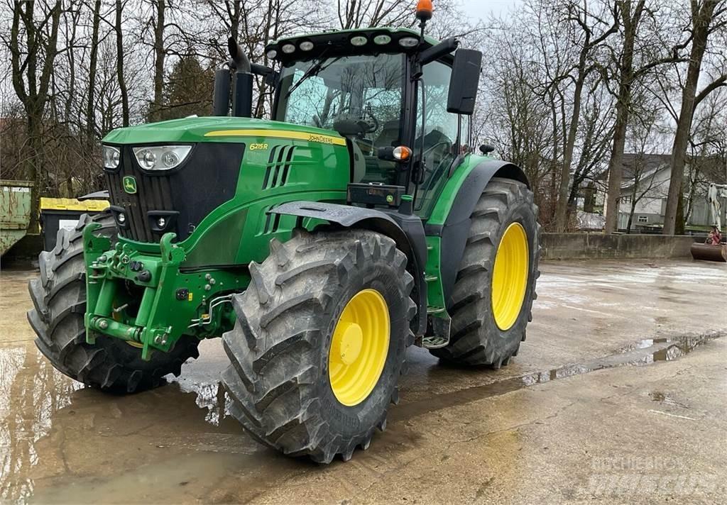 John Deere 6215R Traktori
