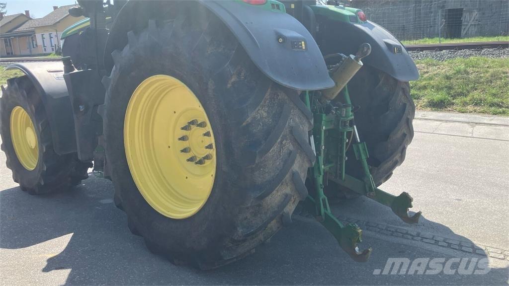 John Deere 6250R Traktori