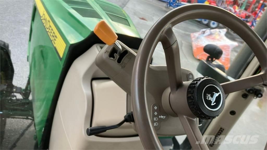 John Deere 7230R Traktori