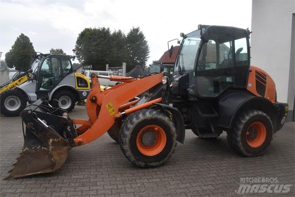 Komatsu WA100M-7 Utovarivači na točkove