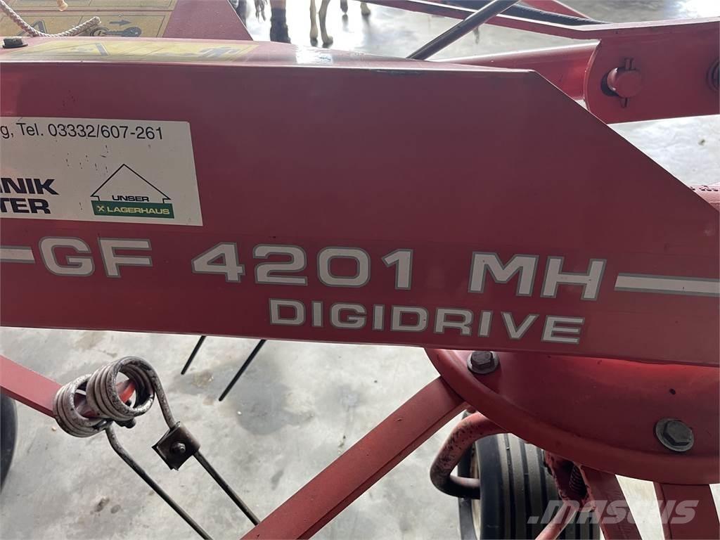 Kuhn GF 4201 MH Okretači i sakupljači sena