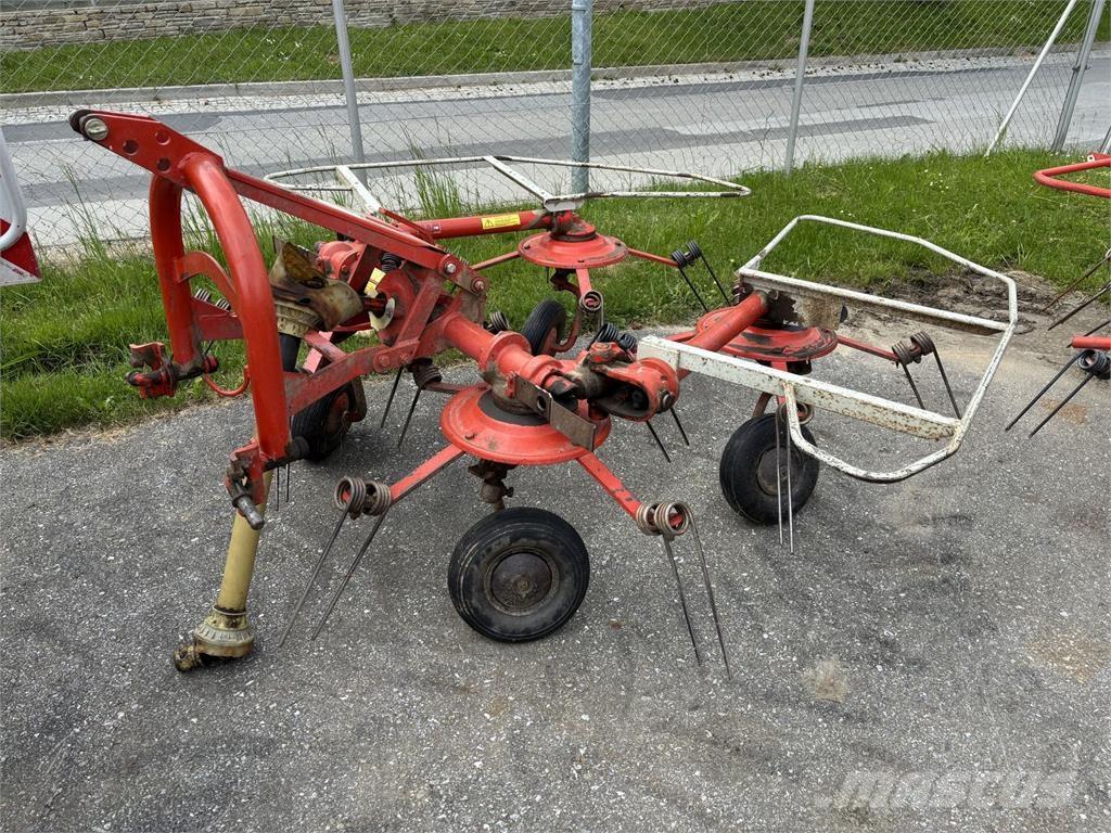 Kuhn GF 440 P Okretači i sakupljači sena