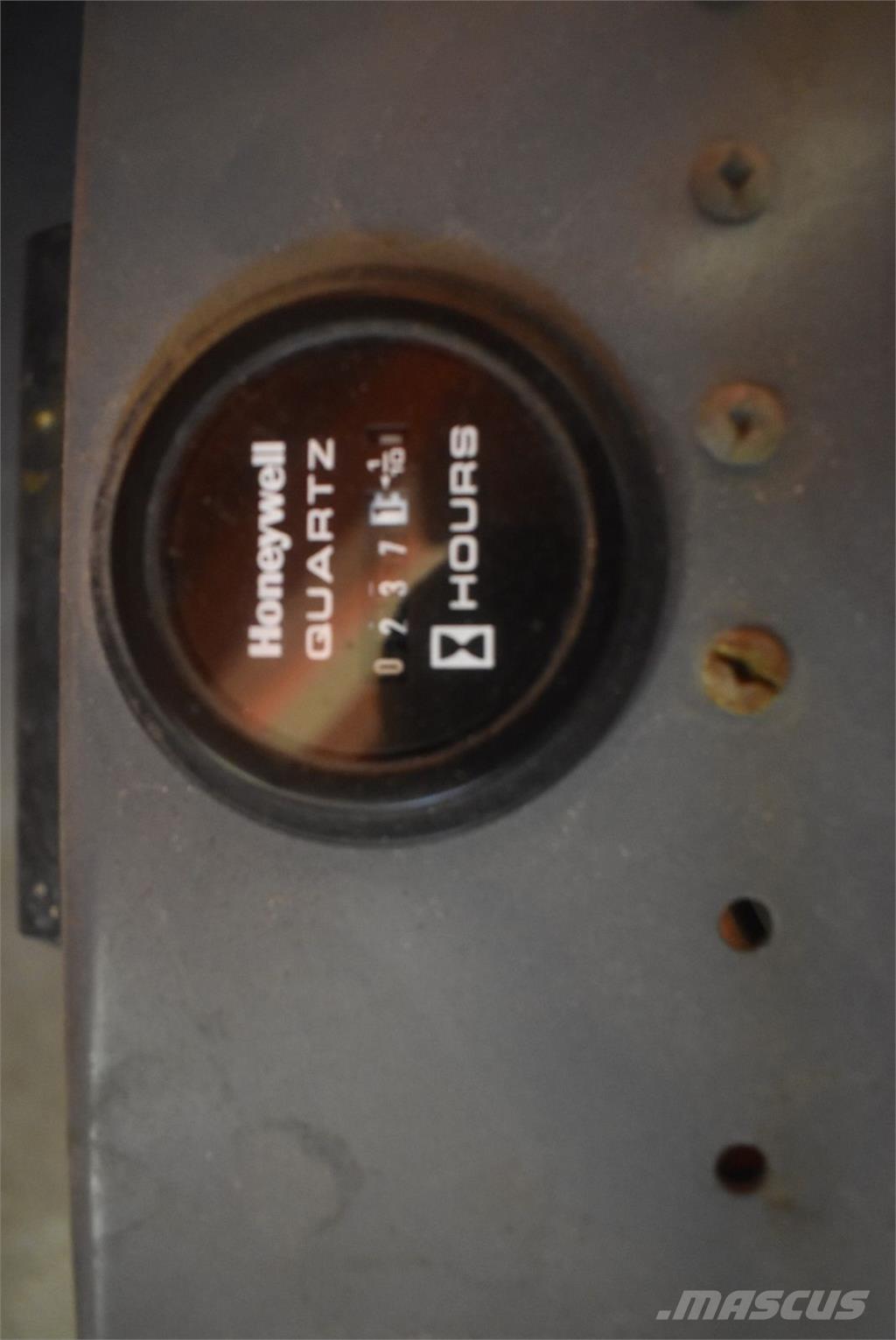 SkyJack SJ-III 3220 Zglobne podizne platforme