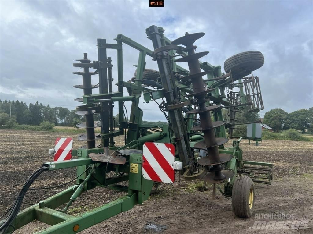 John Deere 410A Ostale mašine i priključci za obradu tla