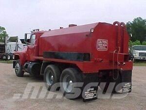 Mack R690ST Kamioni za vodu