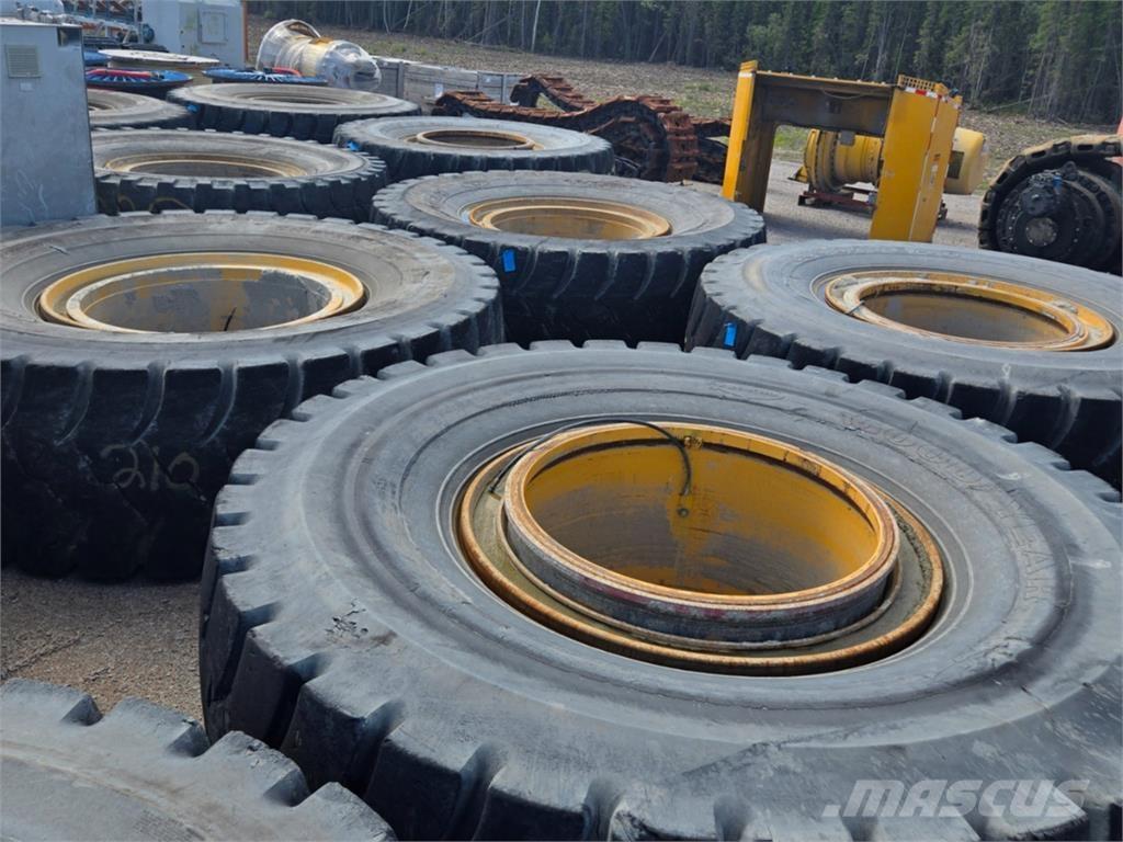 Komatsu 830E-1DC Gume, točkovi i felne