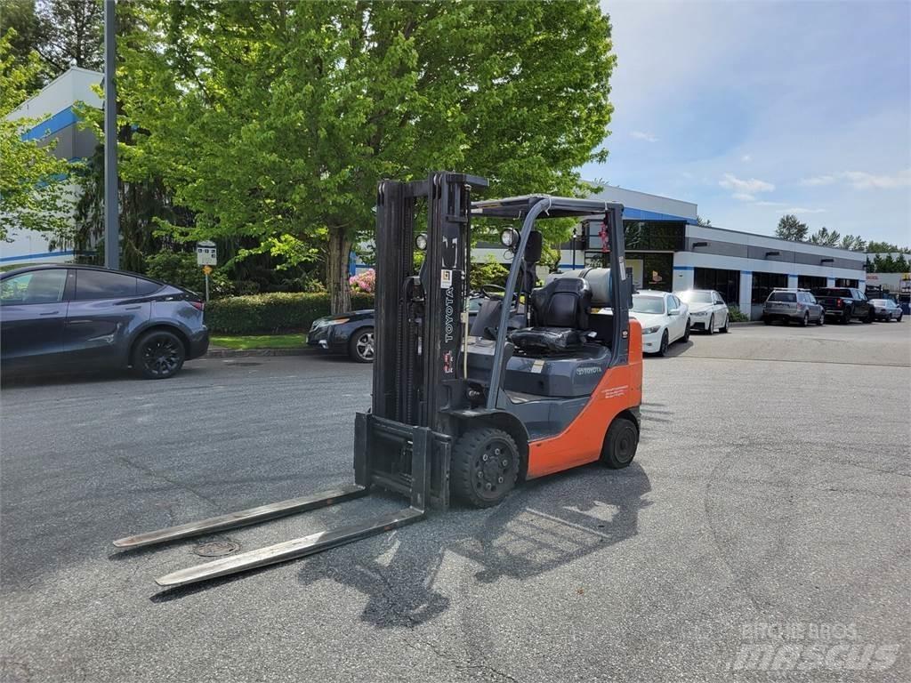Toyota 8FGCU25 Ostalo za građevinarstvo