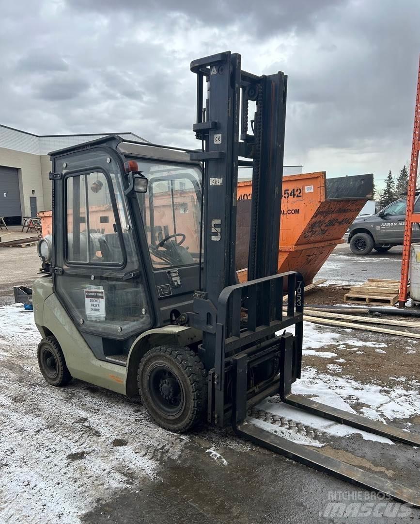 UN Forklift FL25T-JA Ostalo za građevinarstvo