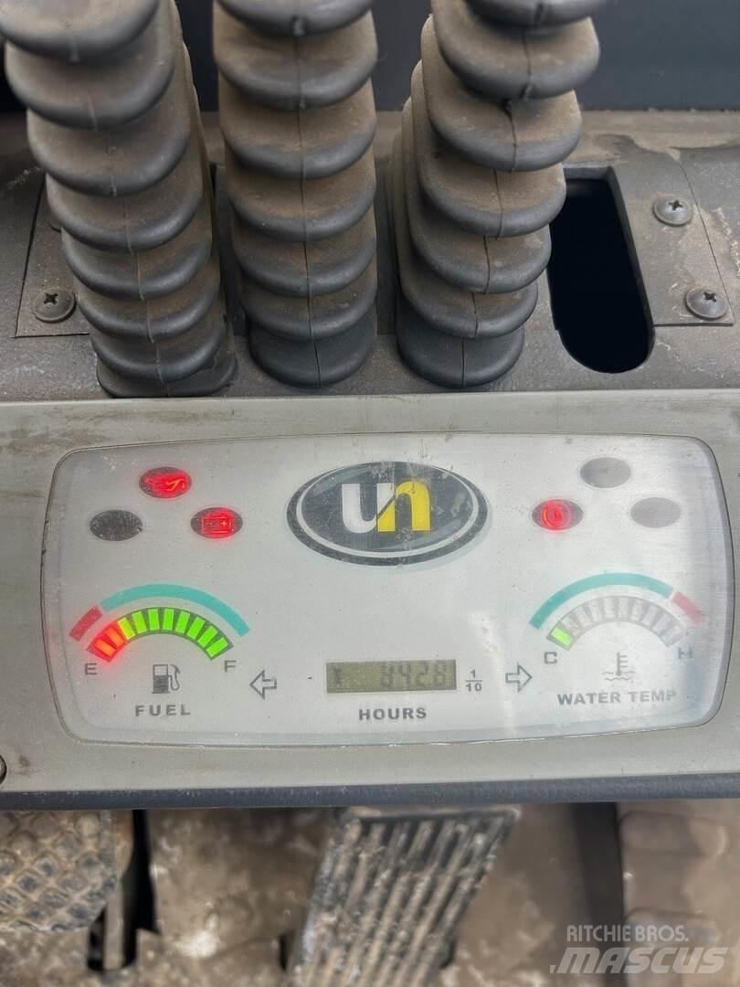 UN Forklift FL25T-JA Ostalo za građevinarstvo