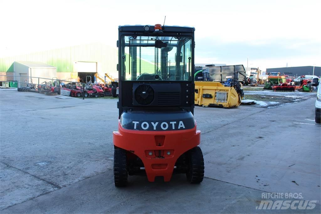 Toyota 4T Forklift Viljuškari - ostalo